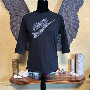 Nike 3/4 sleeve Tee Shirt